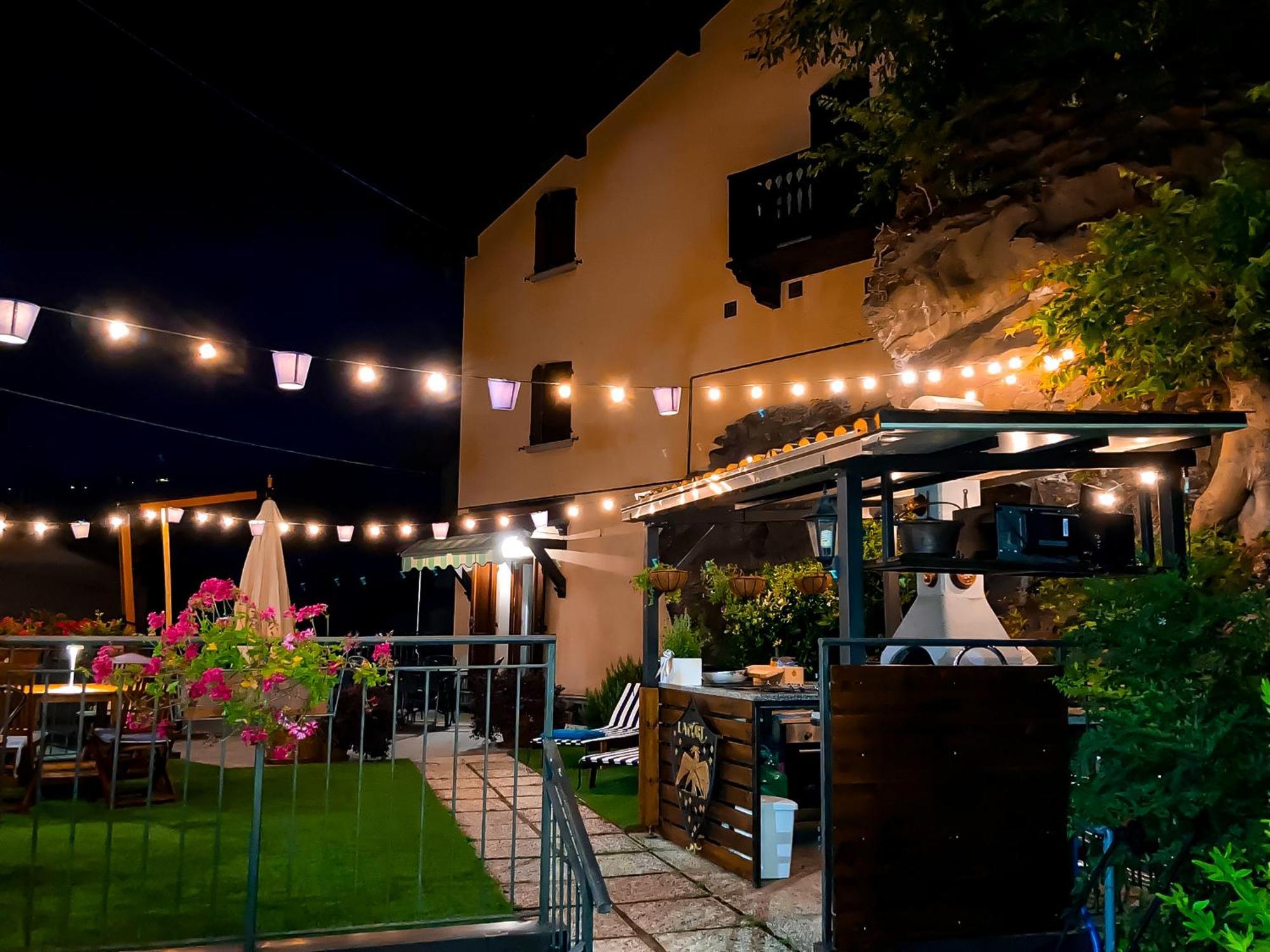 La Casa Sulla Roccia Hotel Pisogne Exterior photo